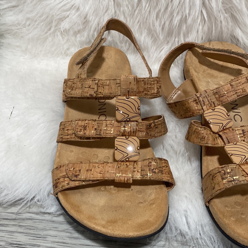 Vionic Amber Adjustable Sandal Size 7 - image 2